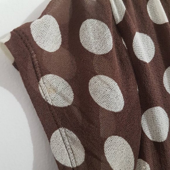 Brown V-Neck Short Sleeve Blouse with Polka Dots - Picture 6 of 9